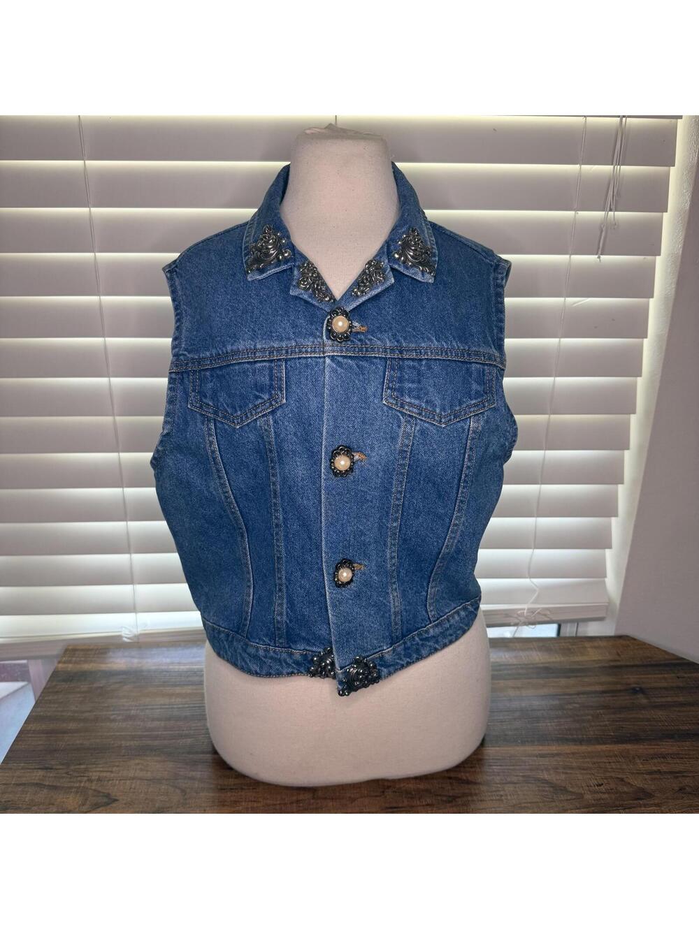 Elizabeth Collier & Company Blue Denim Vest with Decorative Buttons Large